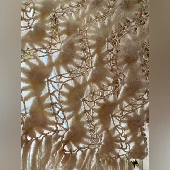 Vintage Beige wz Golden thread hand knitted oversized long shawl scarf - Picture 4 of 5